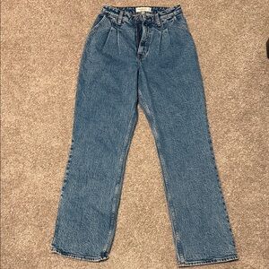 Abercrombie Curve Love The ‘90s Relaxed Jean High Rise